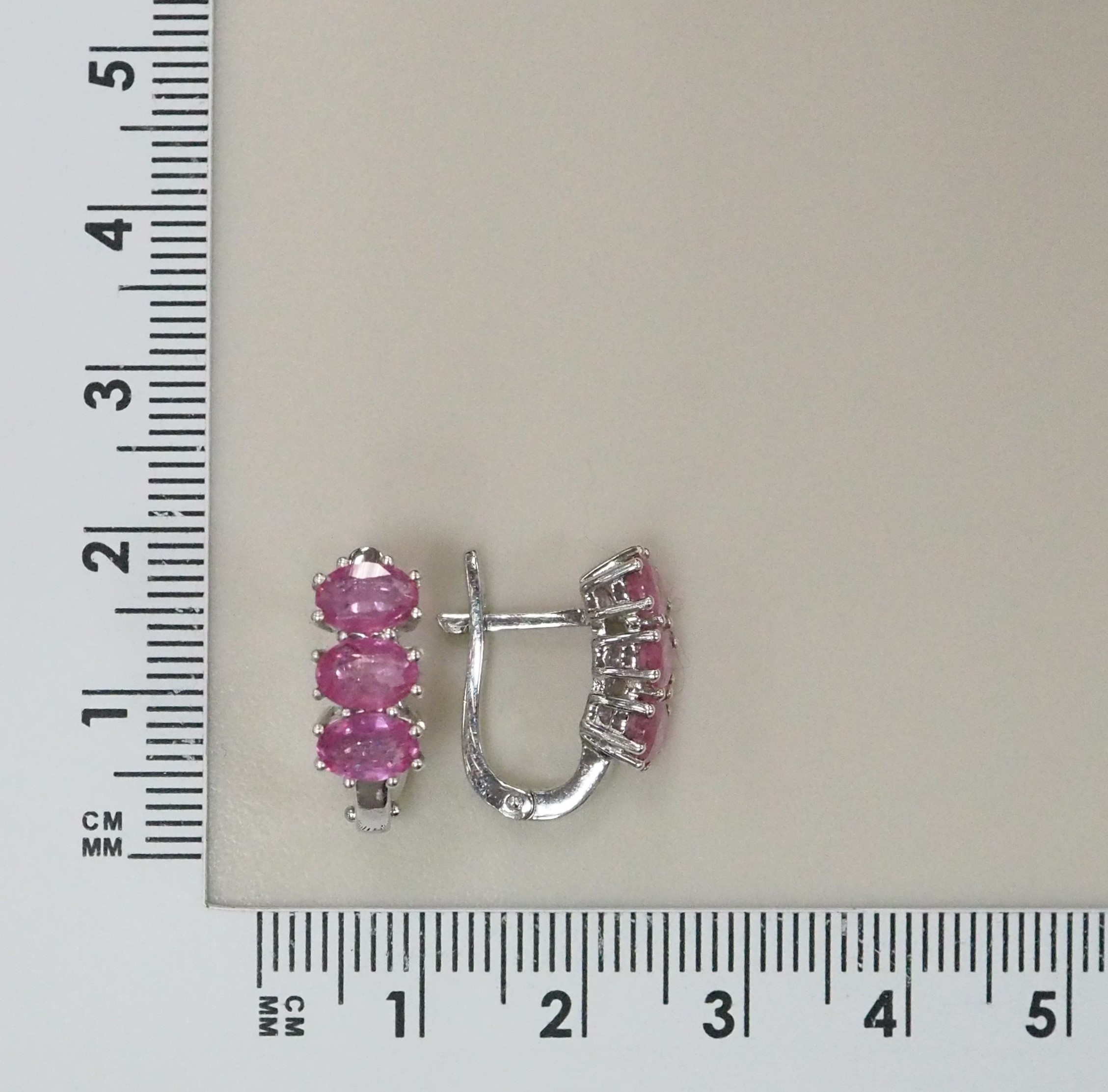 Серебряные серьги с розовыми сапфирами
